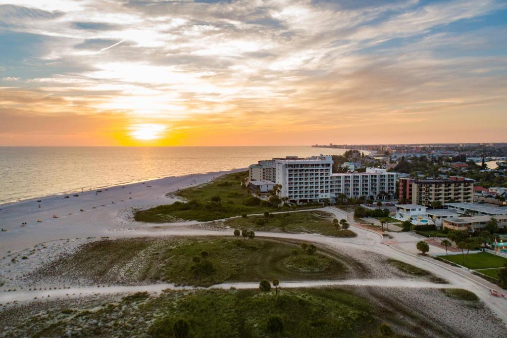 hotels with balcony in Saint Pete Beach