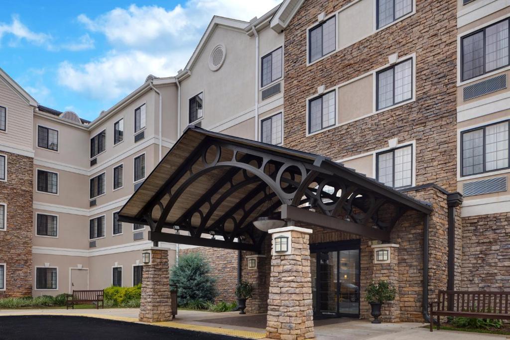 hotels with balcony in Tallahassee