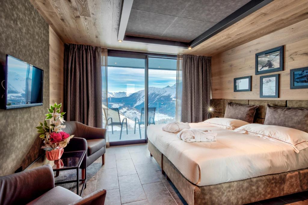 hotels with balcony in Mont Blanc Italy