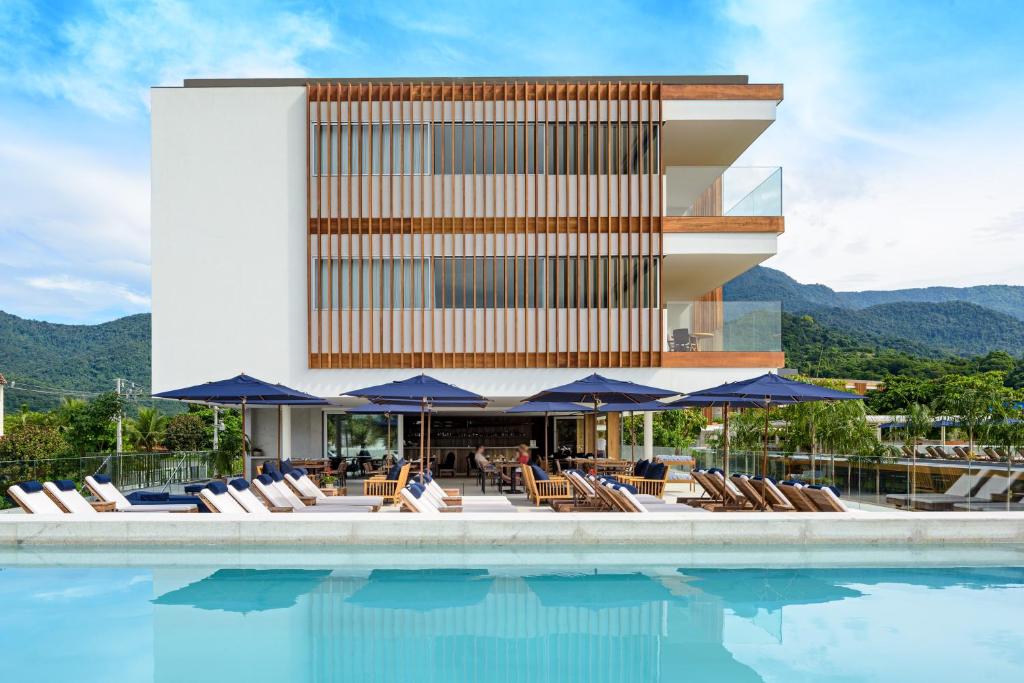 hotels with balcony in Angra Dos Reis