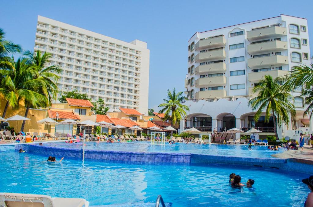 hotels with balcony in Ixtapa