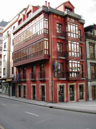 hotels with balcony in Oviedo