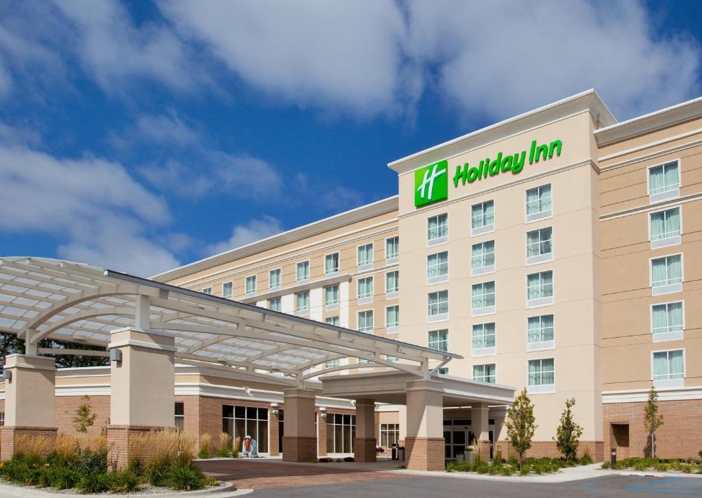 hotels with balcony in Fort Wayne