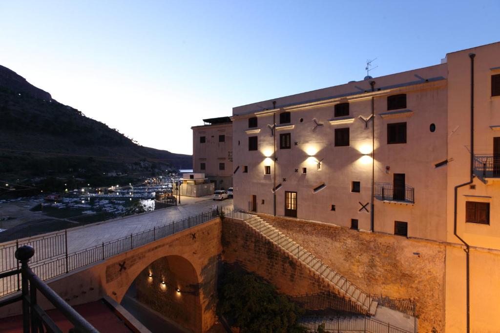 hotels with balcony in Castellammare Del Golfo