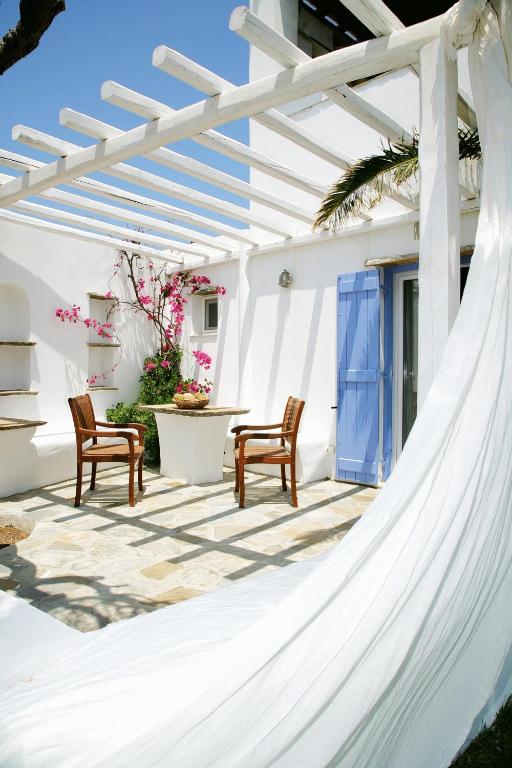 hotels with balcony in Tinos