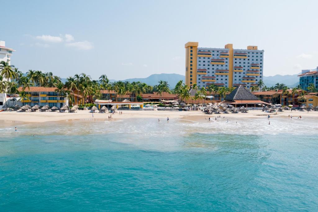 hotels with balcony in Ixtapa