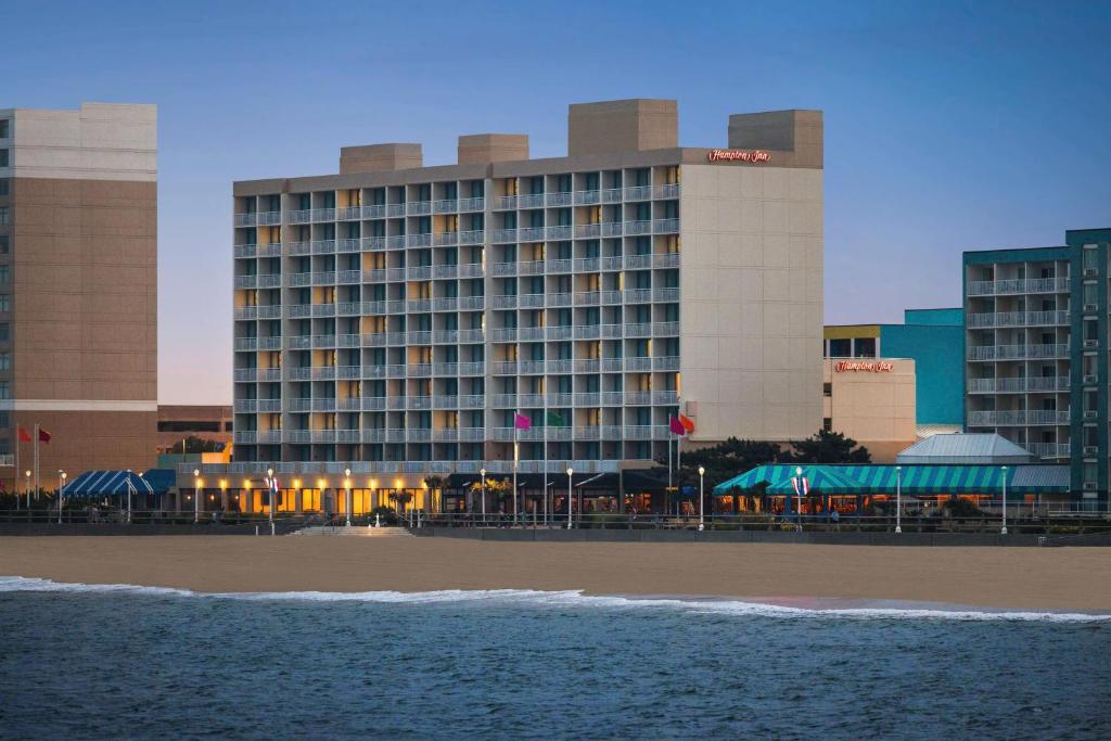 hotels with balcony in Virginia Beach