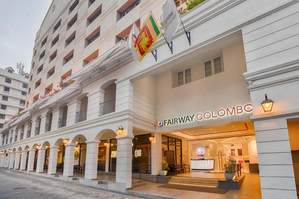 hotels with balcony in Colombo