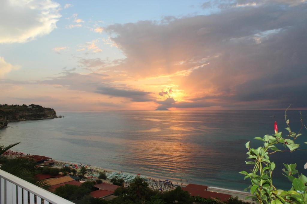 hotels with balcony in Tropea