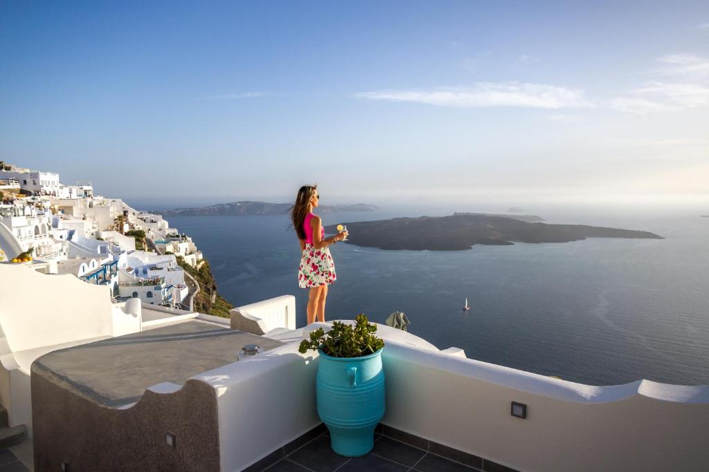 hotels with balcony in Firostefani