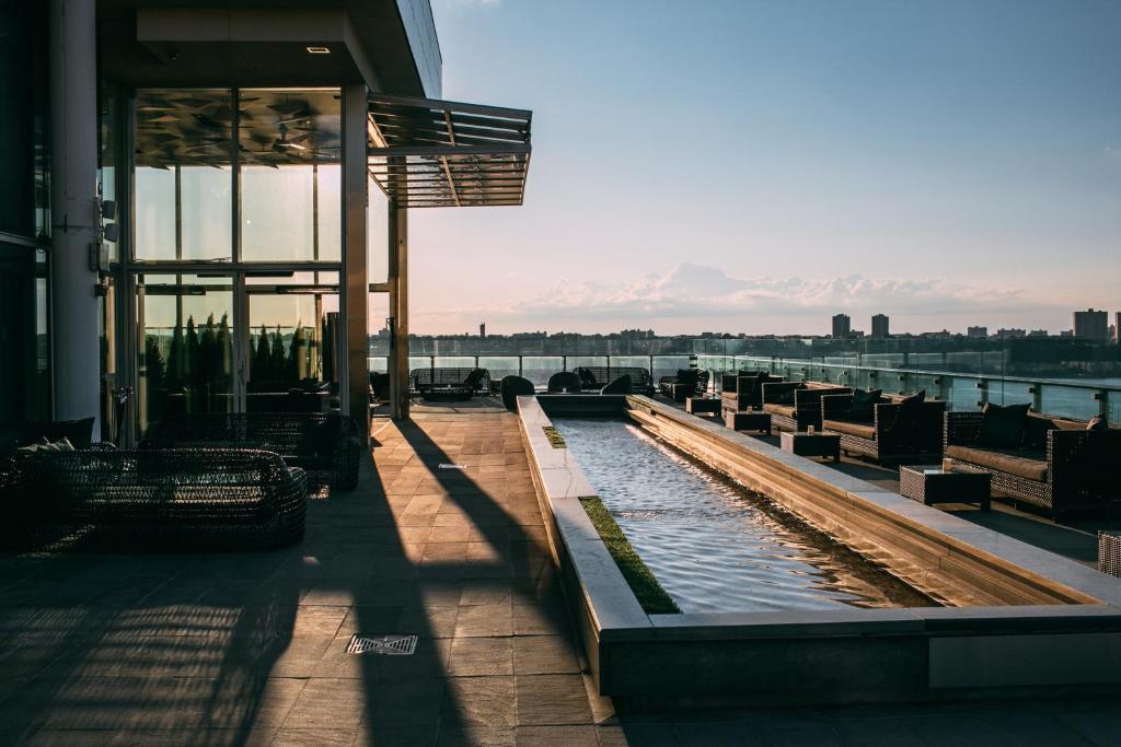 hotels with balcony in New York Hells Kitchen