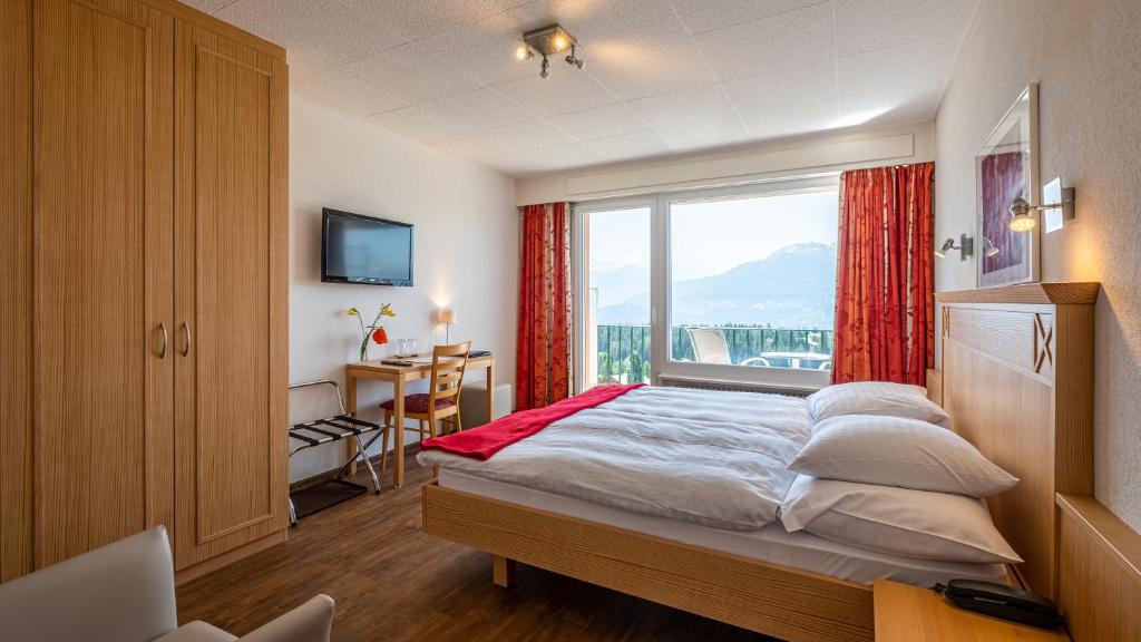 hotels with balcony in Crans Montana