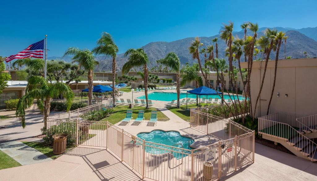 hotels with balcony in Palm Springs Palm Springs Aerial Tramway