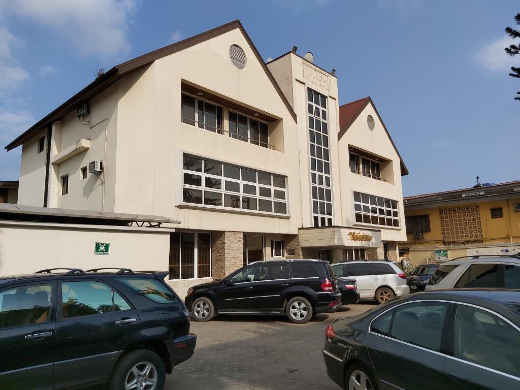 hotels with balcony in Ikeja