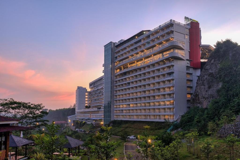 hotels with balcony in Puncak