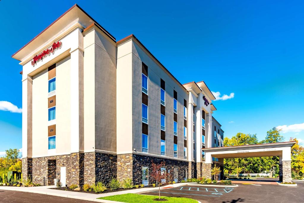 hotels with balcony in Buffalo