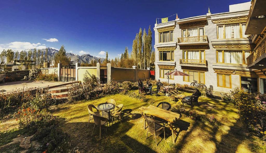 hotels with balcony in Leh