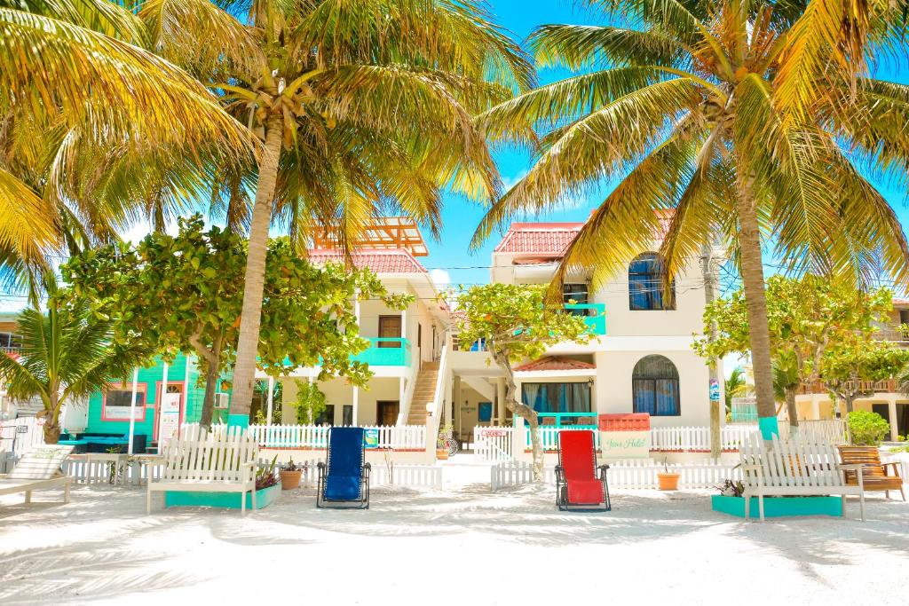 Caye Corker Hotels with Balcony