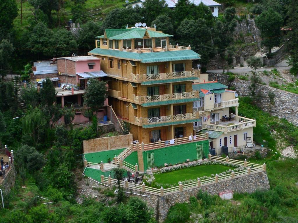 hotels with balcony in Mukteswar