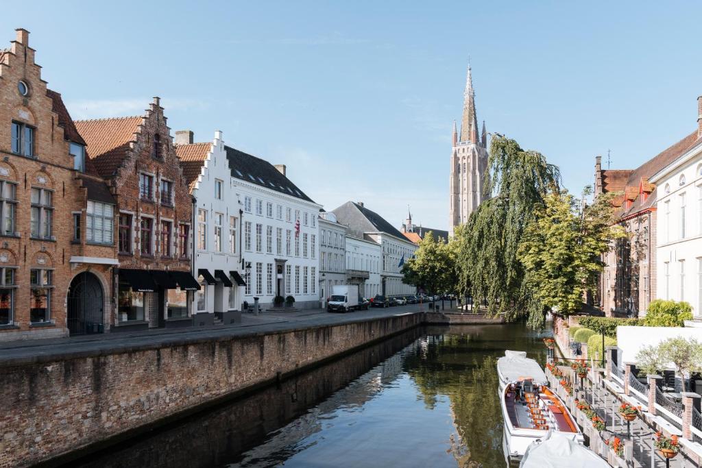 hotels with balcony in Bruges