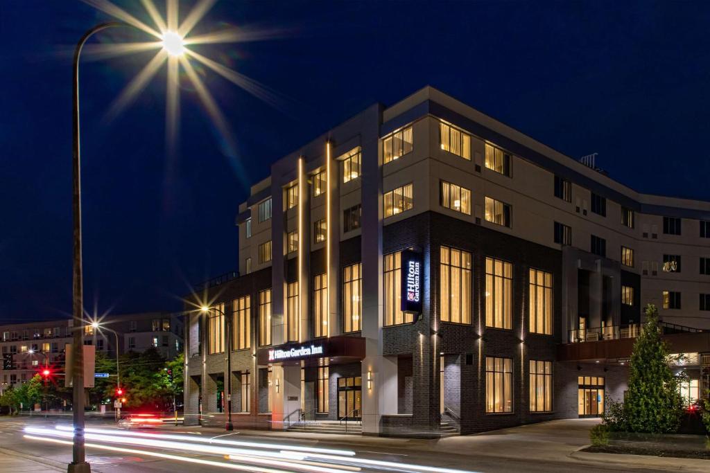 hotels with balcony in Minneapolis