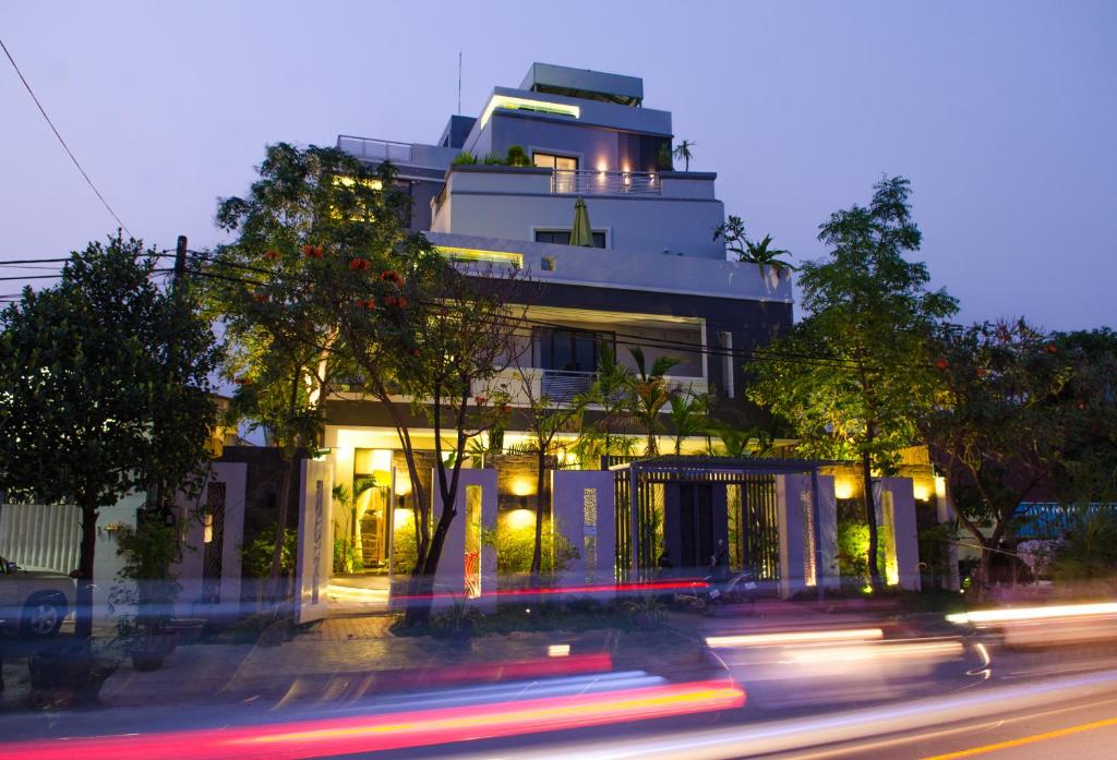 hotels with balcony in Kampot