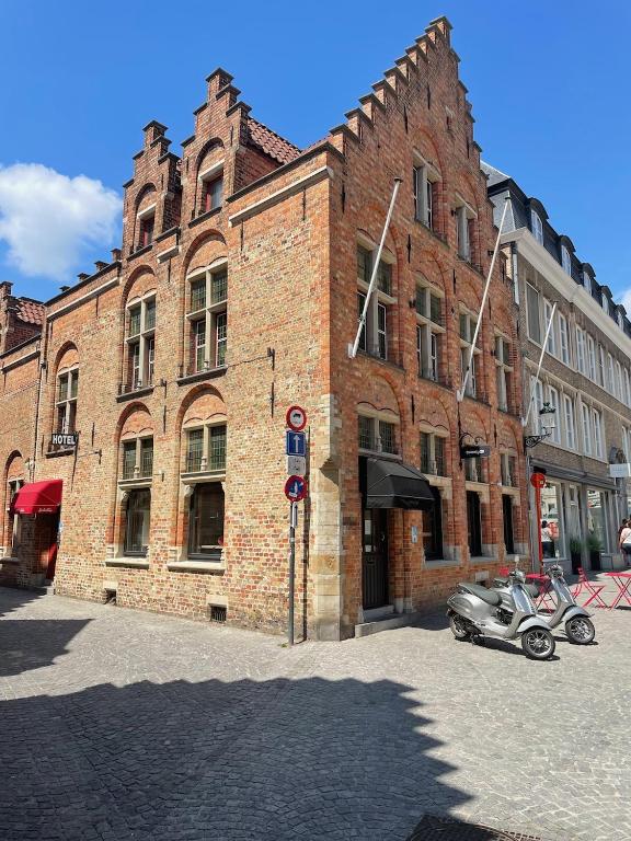 hotels with balcony in Bruges