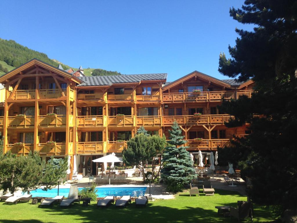 hotels with balcony in Les Deux Alpes