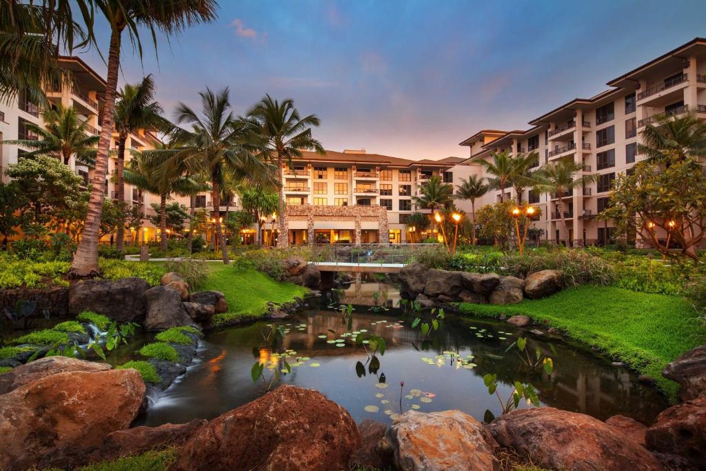 hotels with balcony in Lahaina