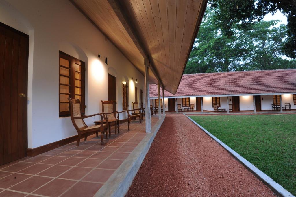 hotels with balcony in Sigiriya