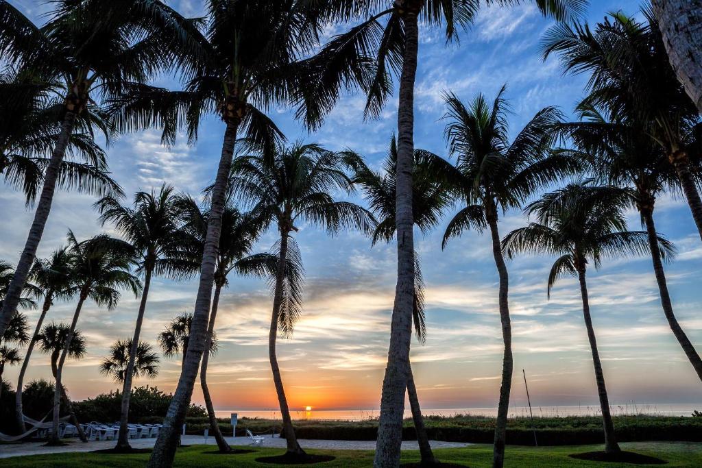 hotels with balcony in Fort Myers