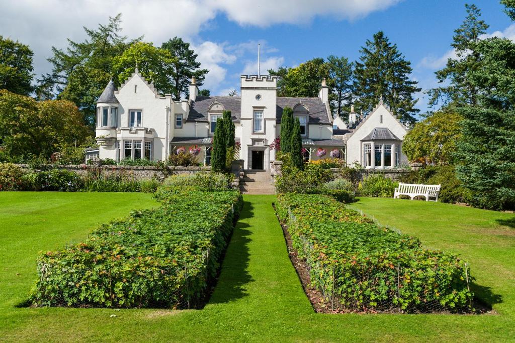 hotels with balcony in Aberdeenshire