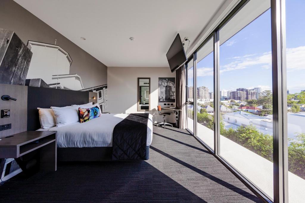 hotels with balcony in Brisbane