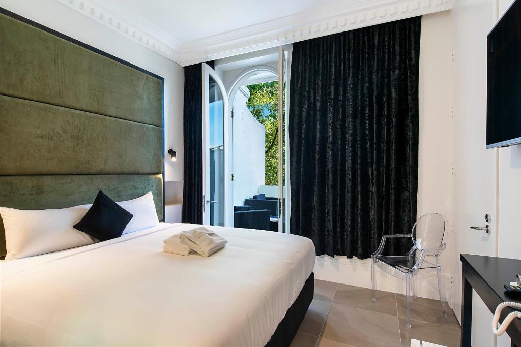 hotels with balcony in Sydney Potts Point