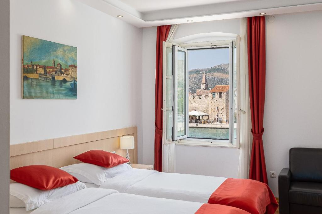 hotels with balcony in Trogir St Sebastian