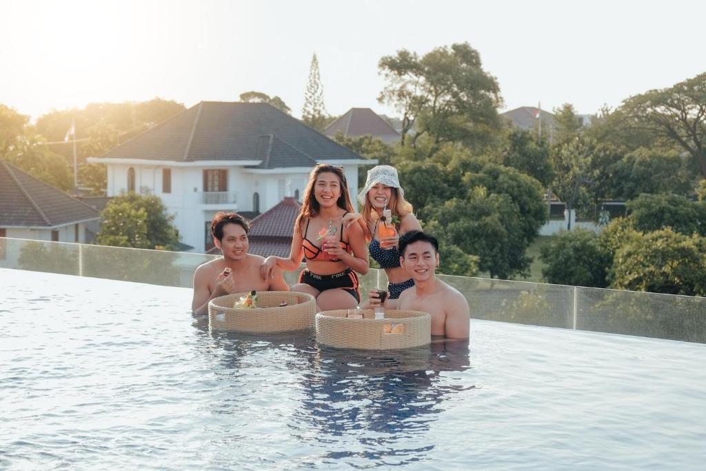 hotels with balcony in Semarang Pagoda Avalokitesvara