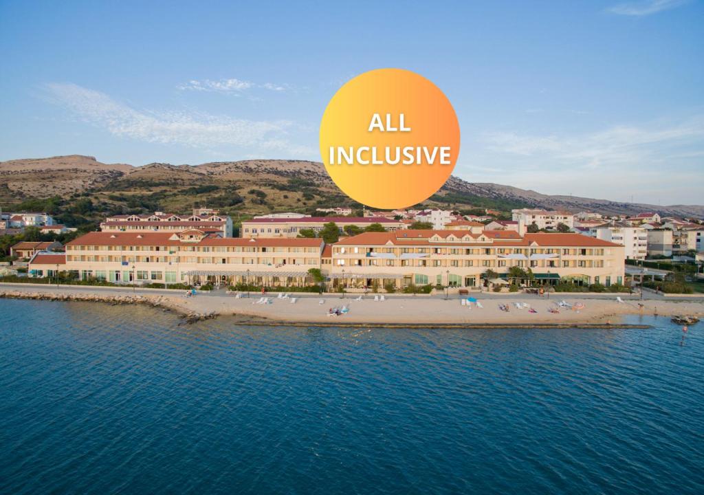 hotels with balcony in Pag