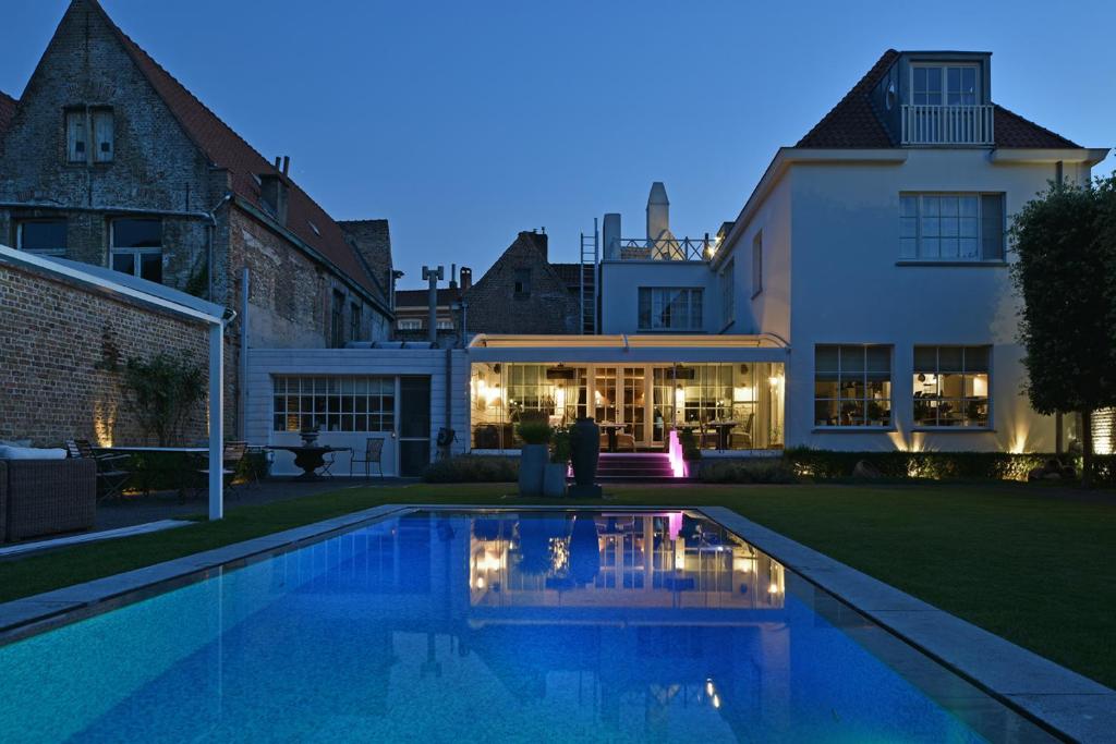 hotels with balcony in Bruges