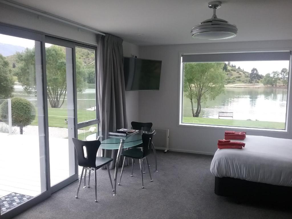 hotels with balcony in Cromwell New Zealand