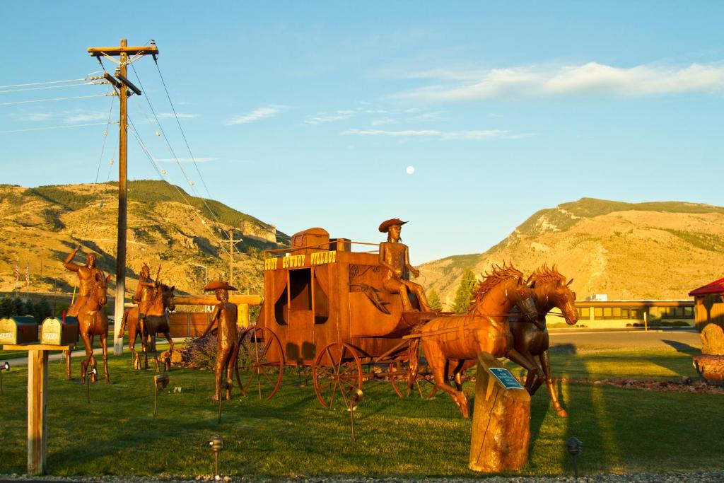 hotels with balcony in Wyoming