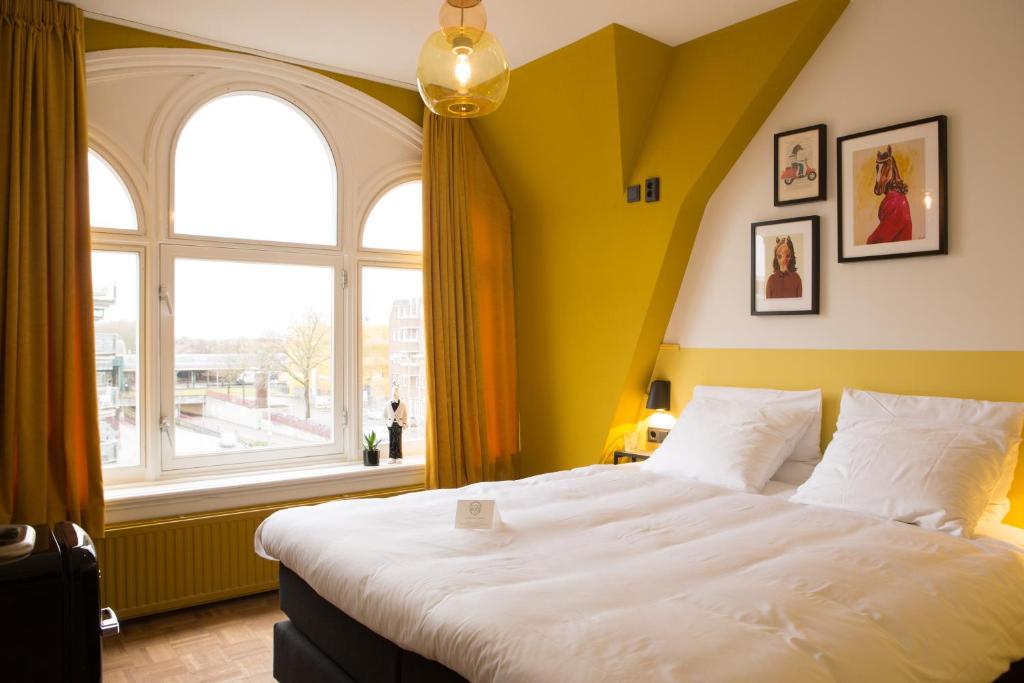 hotels with balcony in Den Bosch