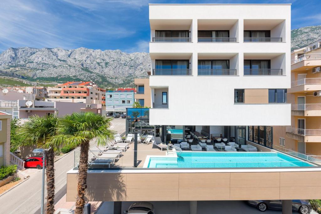 hotels with balcony in Makarska