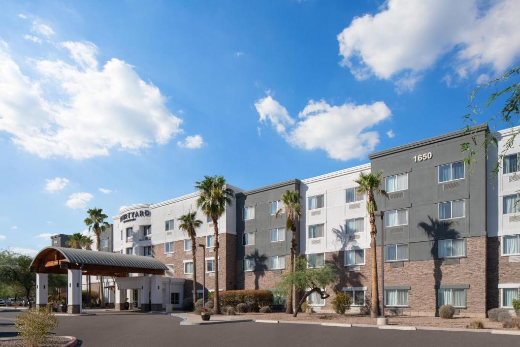 hotels with balcony in Arizona