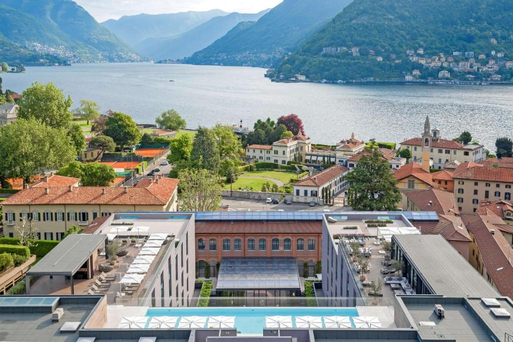 hotels with balcony in Lake Como Italy