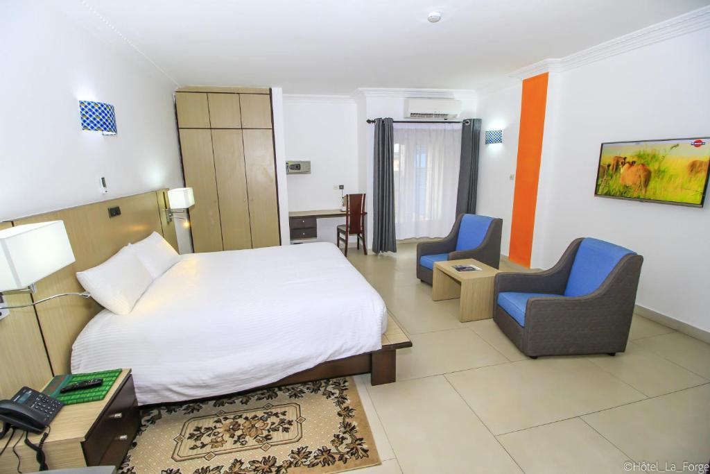 hotels with balcony in Abidjan