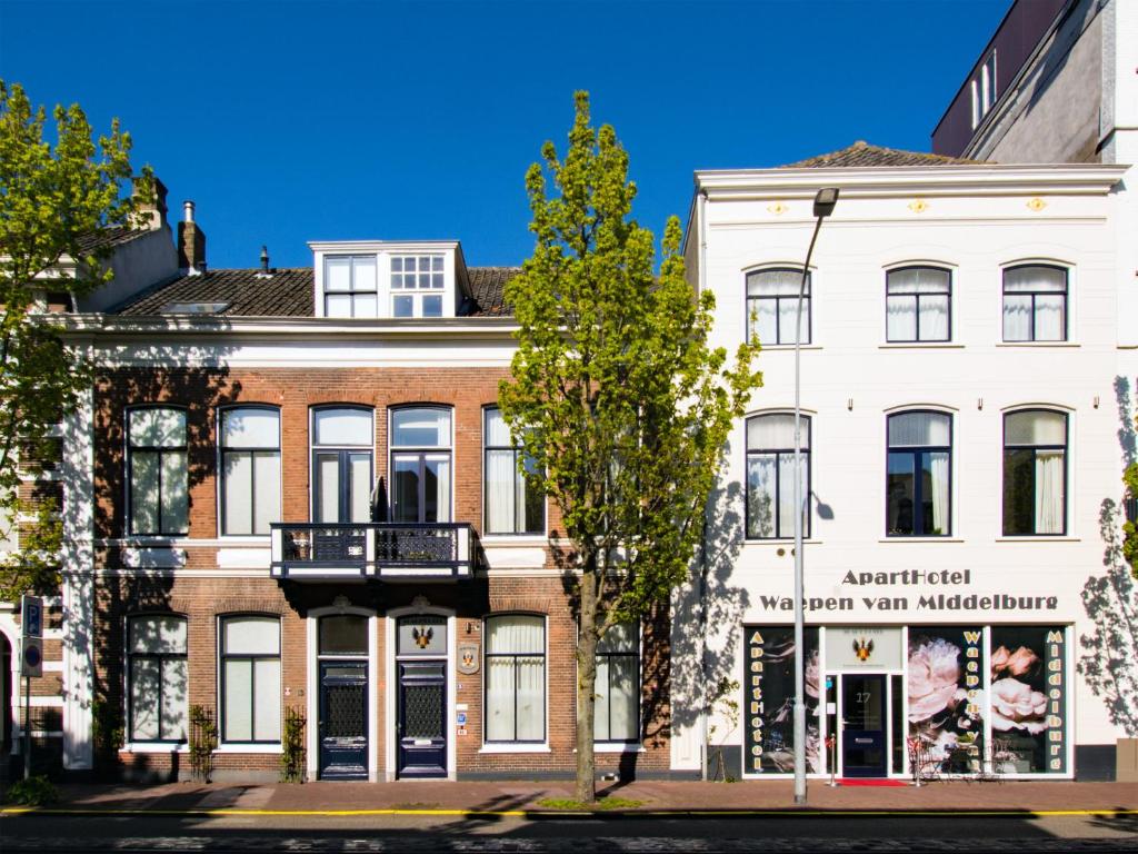 hotels with balcony in Middelburg