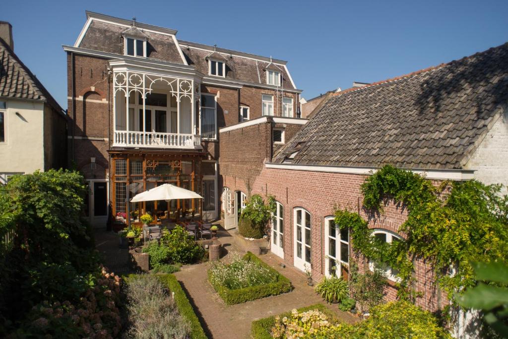 hotels with balcony in Den Bosch