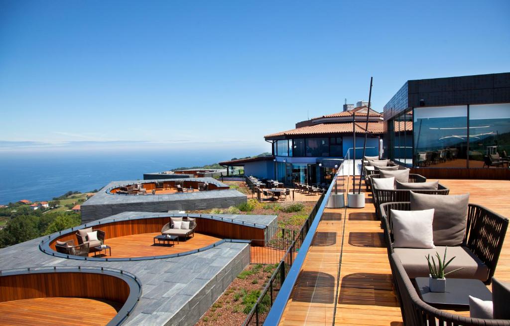 hotels with balcony in San Sebastian