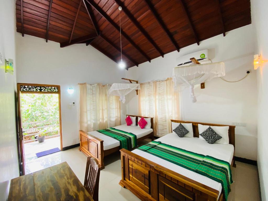 hotels with balcony in Anuradhapura