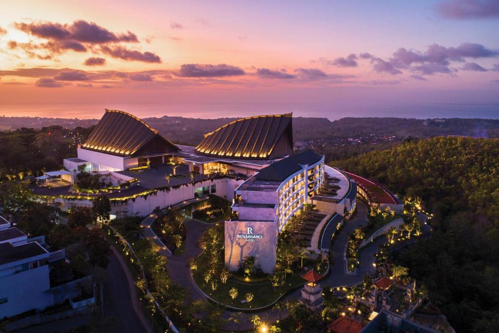 hotels with balcony in Uluwatu